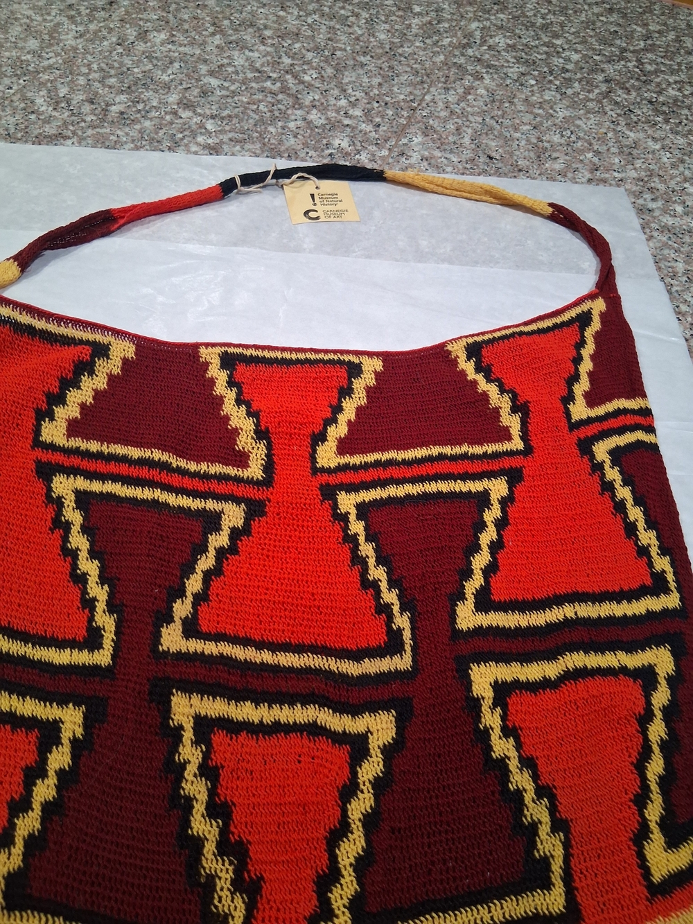 Handcrafted Red&Maroon Geometric Shoulder bag Bilium From Papua new Guinea.